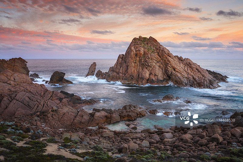 澳大利亚邓斯伯勒糖面包石日出图片素材