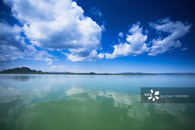 前往利文斯顿的杜尔塞河乘船之旅图片素材