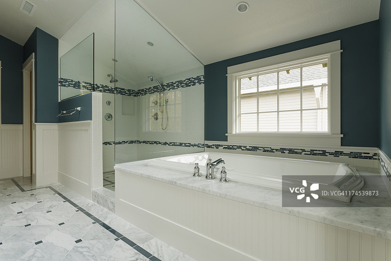 豪华主浴室图片素材