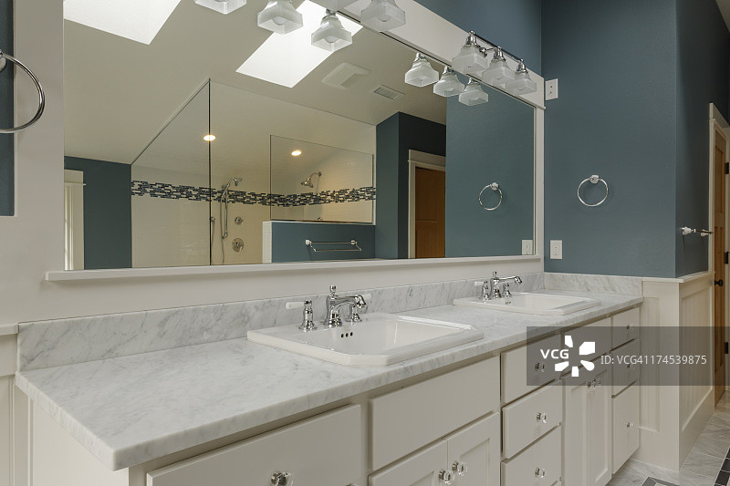 双水槽浴室柜图片素材