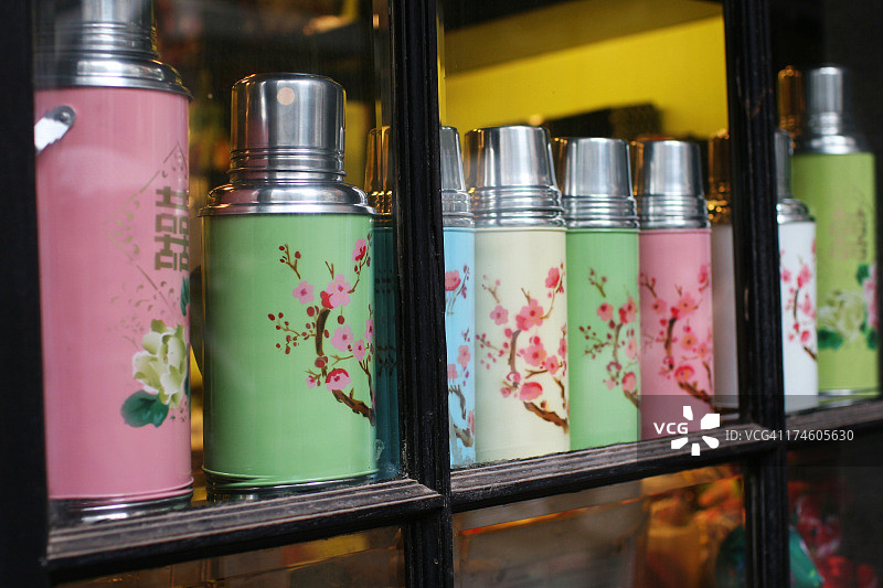 展示中的保温瓶图片素材