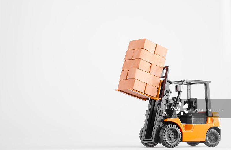 叉车搬运砖块图片素材