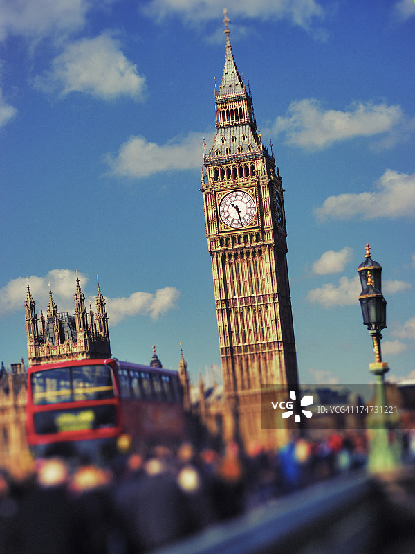 大本钟和通勤车流图片素材