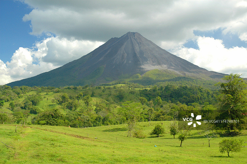 阿雷纳尔火山，哥斯达黎加图片素材