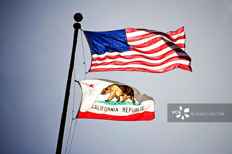 两面旗帜图片素材