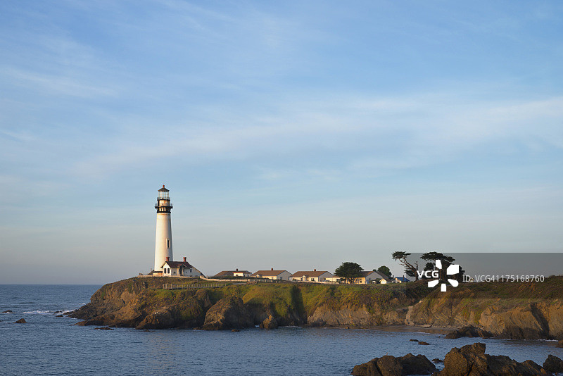 美国加利福尼亚州鸽子角灯塔的田园风光图片素材