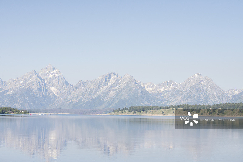 粉色调的提顿山脉图片素材