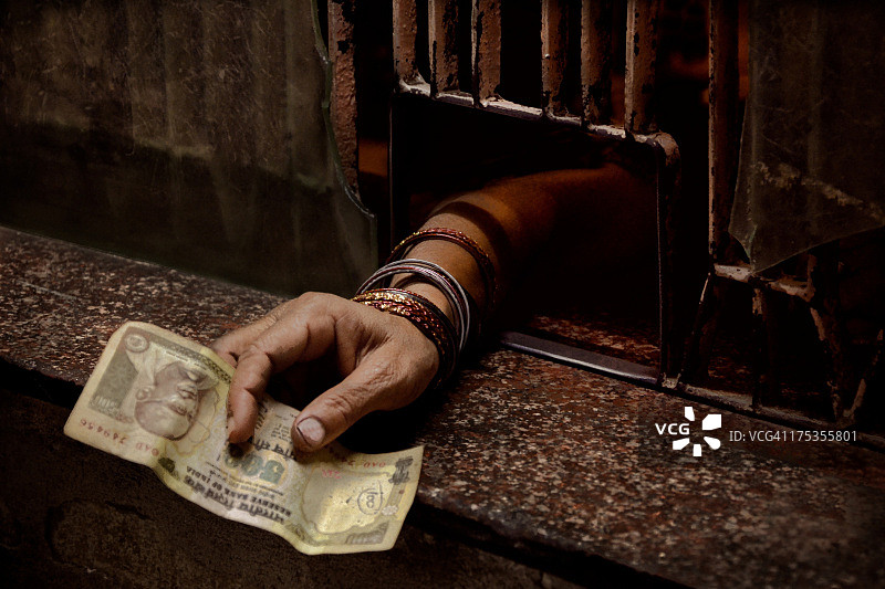 请更换图片素材