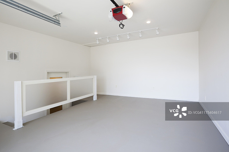 空置的新车库图片素材