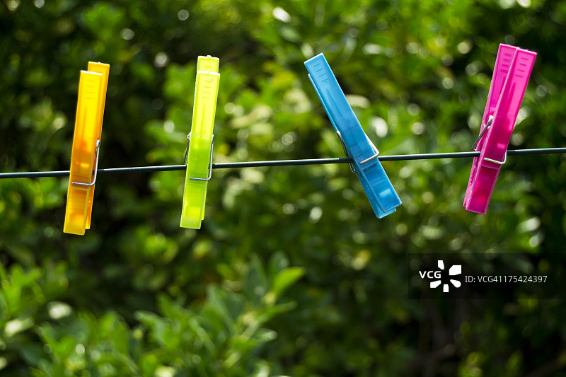 彩色晾衣夹图片素材