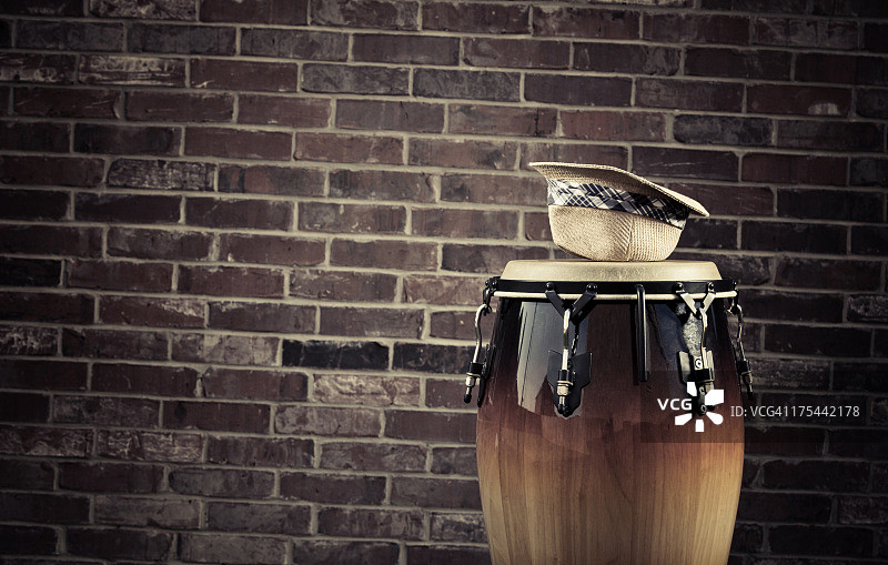 康加鼓和软呢帽图片素材