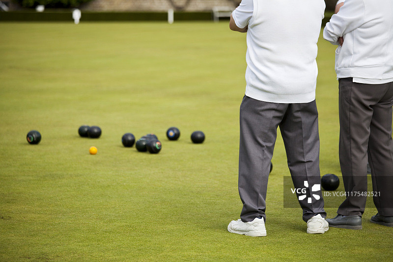 草地滚球图片素材