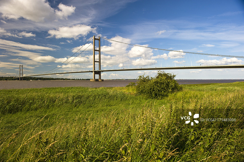 雄伟的亨伯桥图片素材