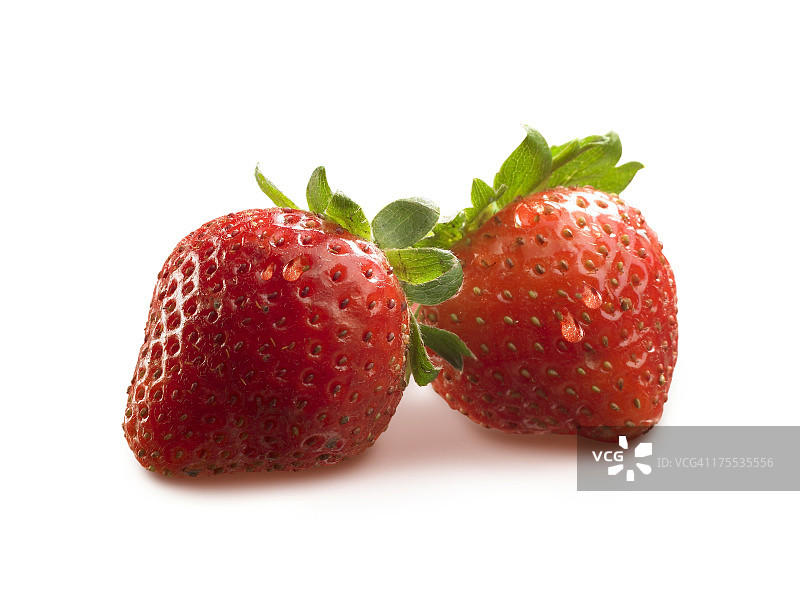 带露珠的草莓图片素材