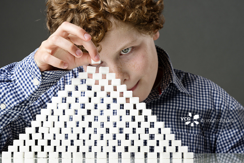 儿童摄入过多糖分的概念图片素材