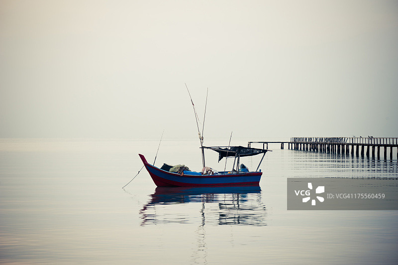 孤独的船图片素材