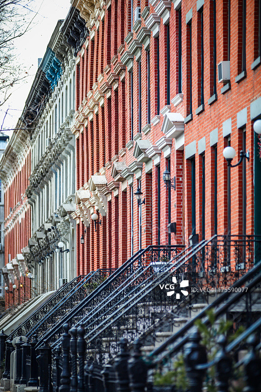 城市街景透视砖砌联排别墅图片素材