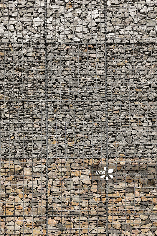 不同石材的石笼墙图片素材