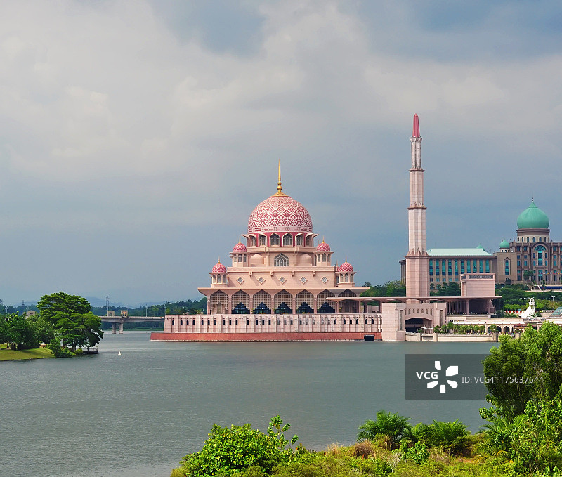 马来西亚布特拉清真寺日景图片素材