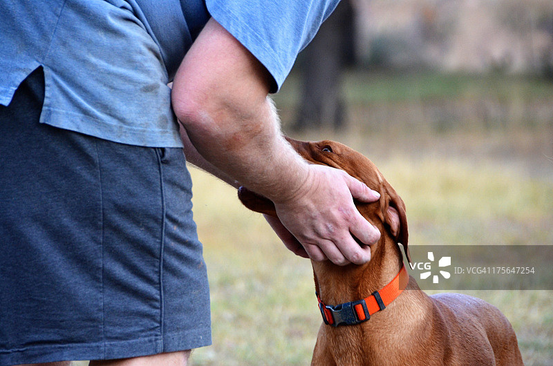 男人和他最好的朋友图片素材