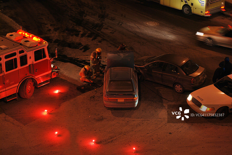 夜间交通事故现场图片素材