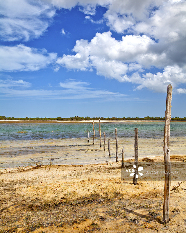 蓝色泻湖图片素材