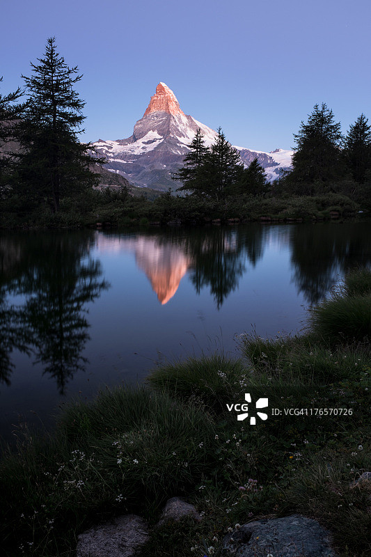 从格林吉泽看到的清晨马特洪峰图片素材