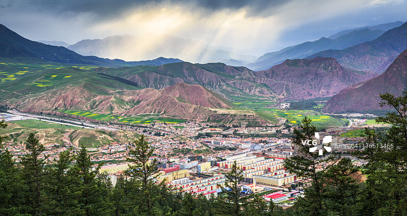 中国青海祁连县的黄昏图片素材