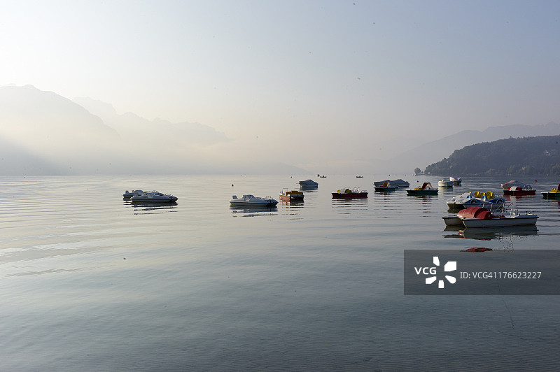 阿讷西湖，上萨瓦省图片素材