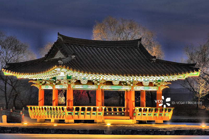 宫南池图片素材