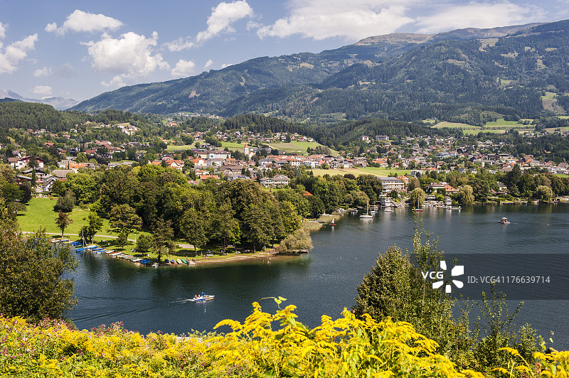 奥地利克恩顿州米尔施塔特湖和泽博登景色图片素材