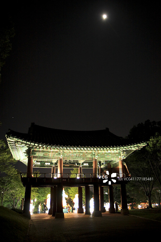 夜晚的韩国城堡图片素材