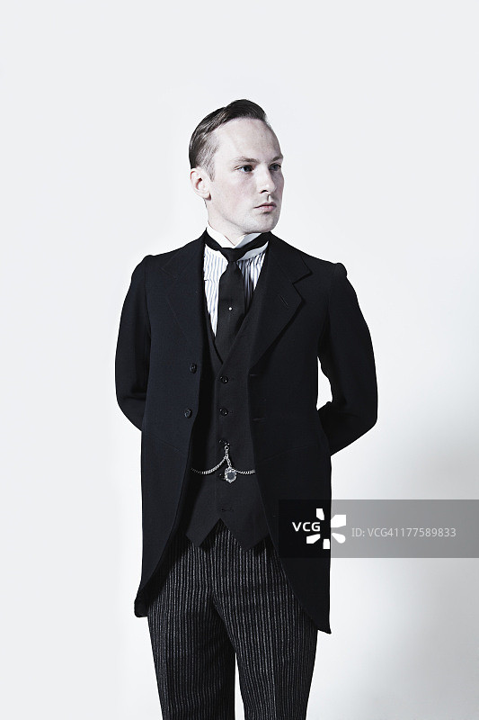 衣着光鲜的年轻绅士的肖像图片素材