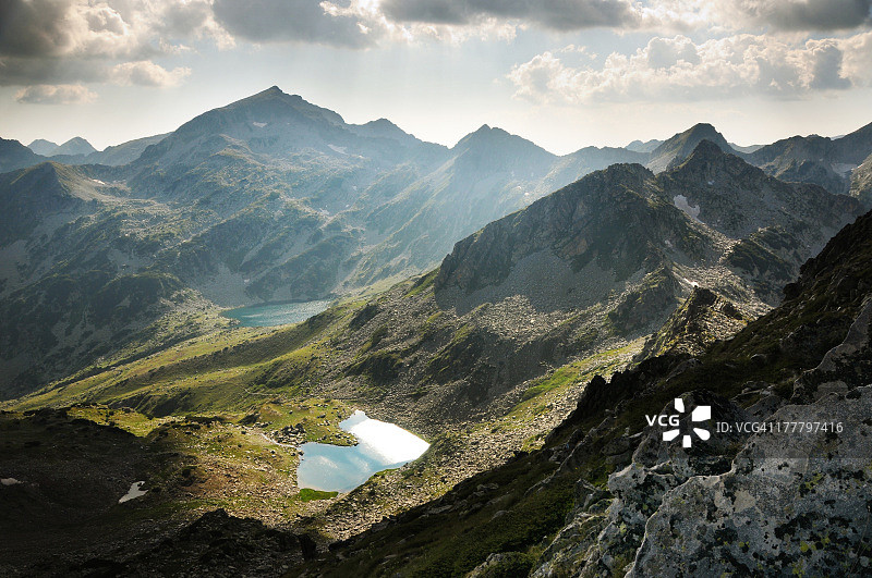 皮林国家公园的山峰和湖泊图片素材