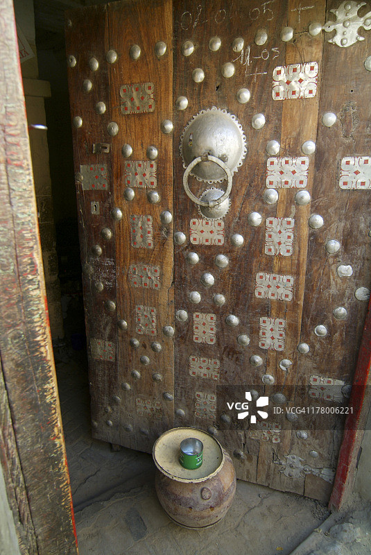 马里通布图的典型木门图片素材