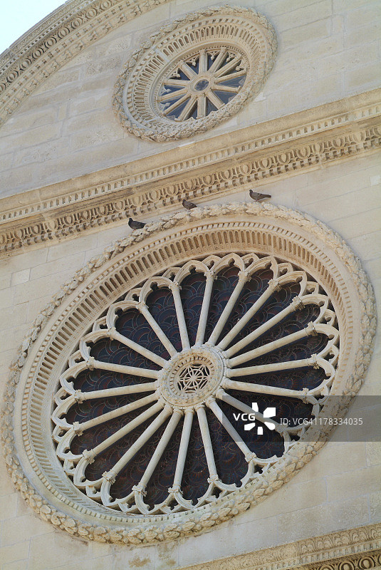 圣詹姆斯大教堂的玫瑰花窗图片素材