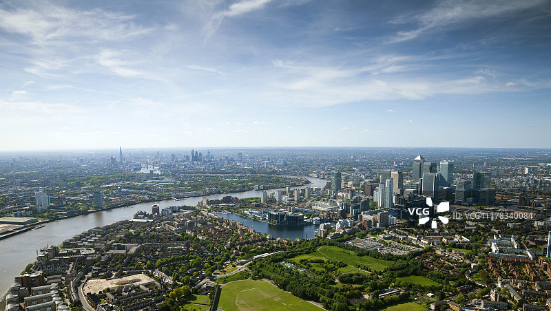 伦敦金丝雀码头和城市景观的航拍图片素材