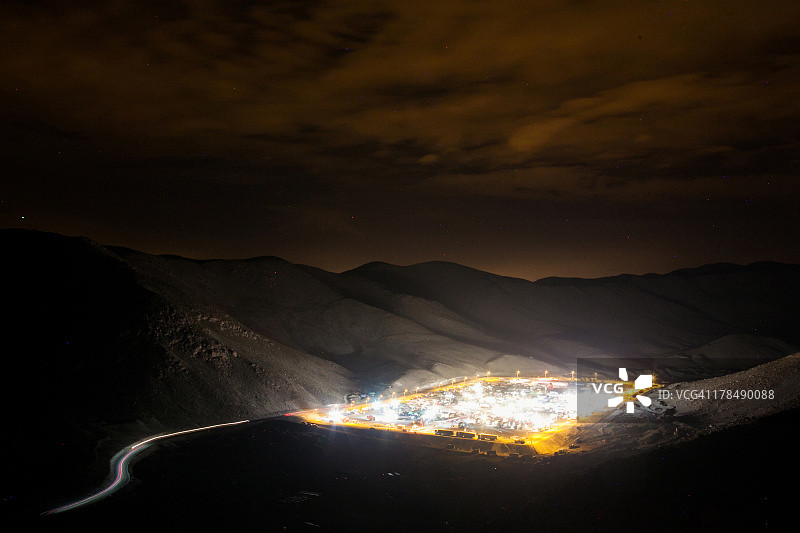 2013年达喀尔拉力赛村夜景，秘鲁阿雷基帕图片素材