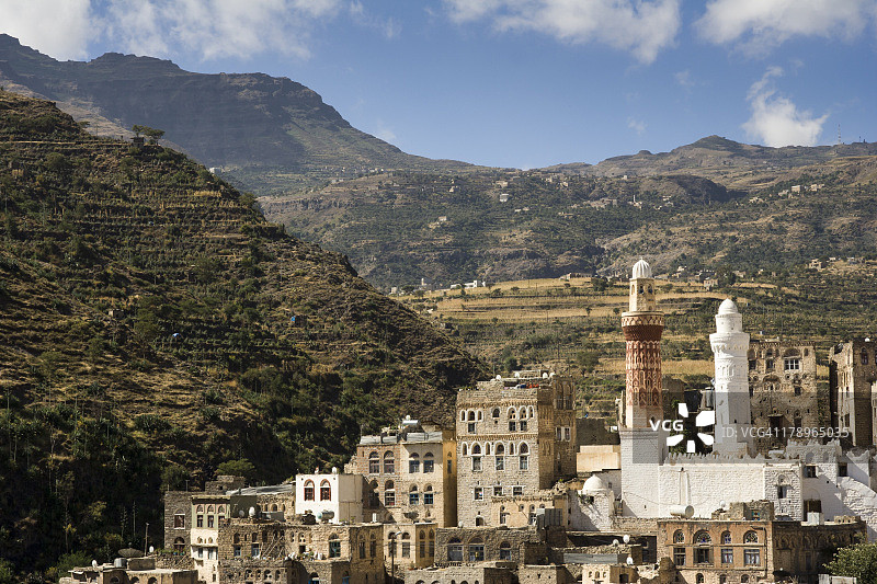 吉卜拉的尖塔和城镇建筑图片素材