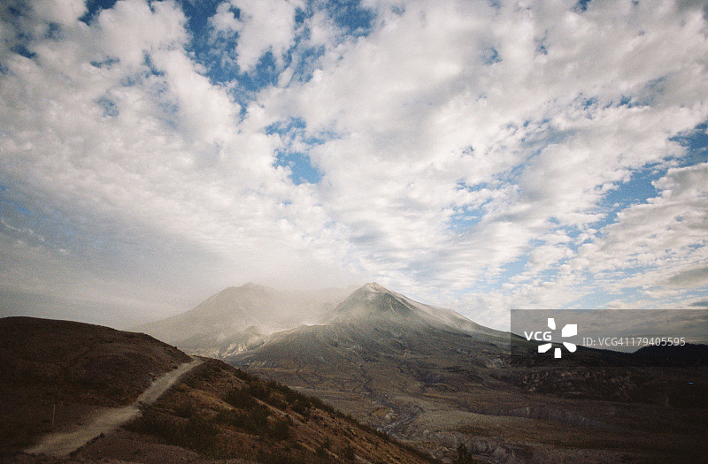 通往圣海伦斯火山的小径图片素材