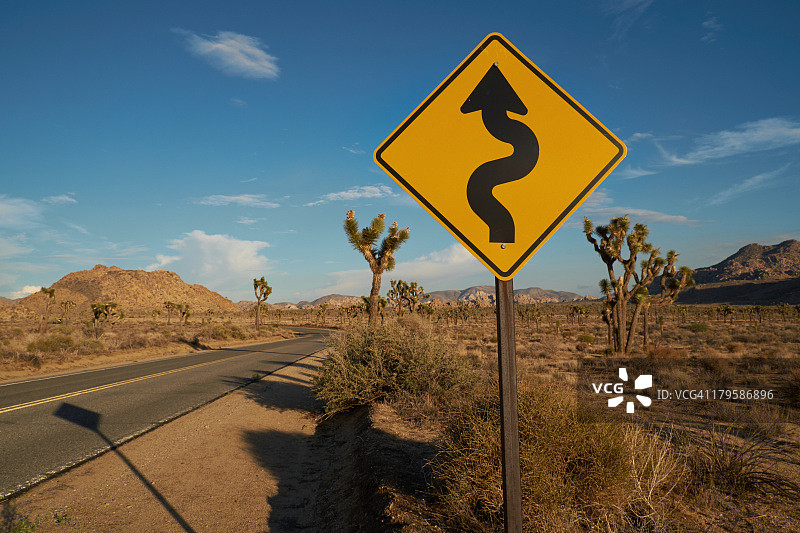 公路与沙漠景观图片素材