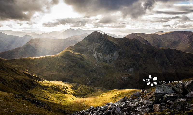 彩色的斯托布班山图片素材