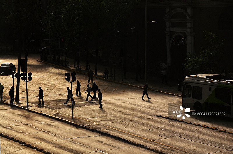 早上上班图片素材