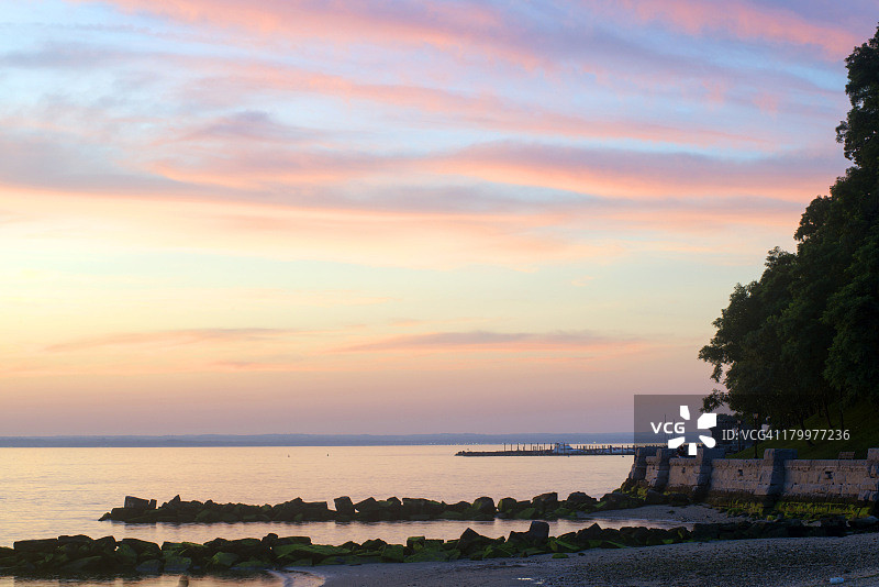 长岛亨普斯特德湾岩石防波堤图片素材