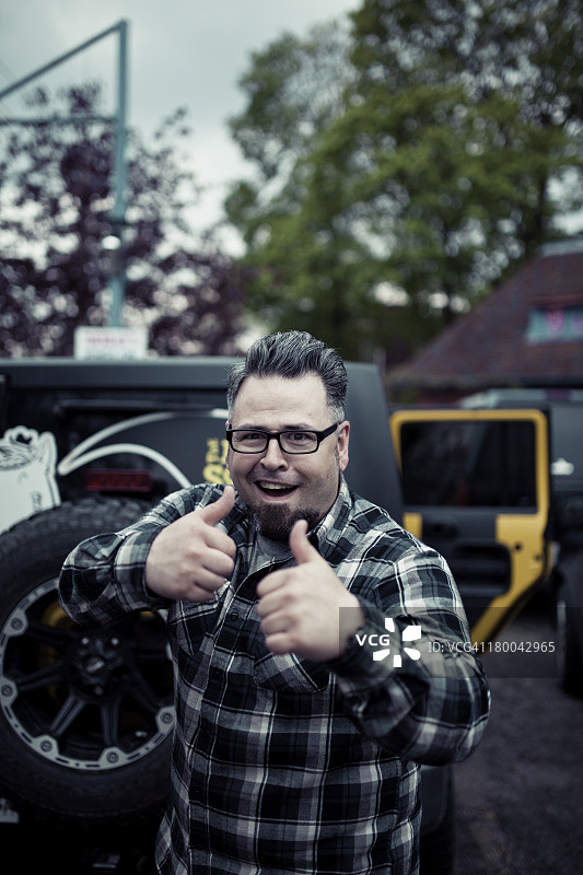 竖起大拇指!图片素材