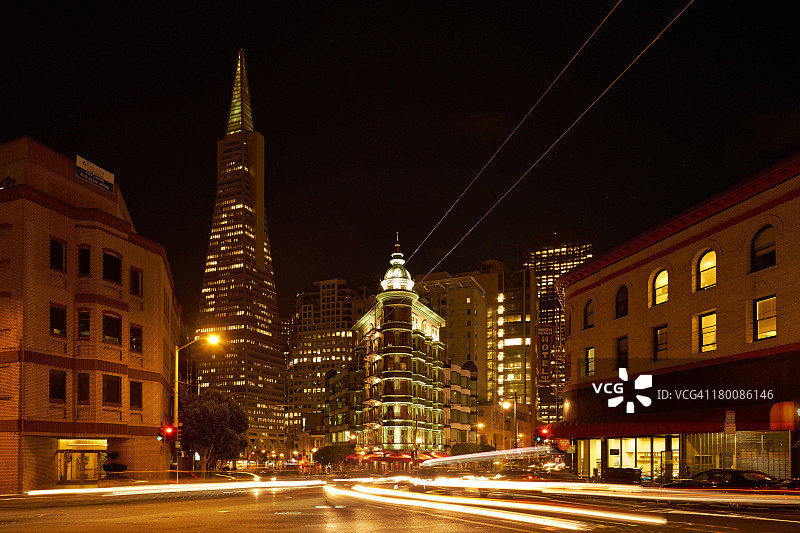 卡尼大街与哥伦布大道交汇处的建筑图片素材