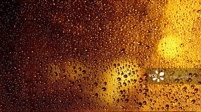 金色水滴图片素材