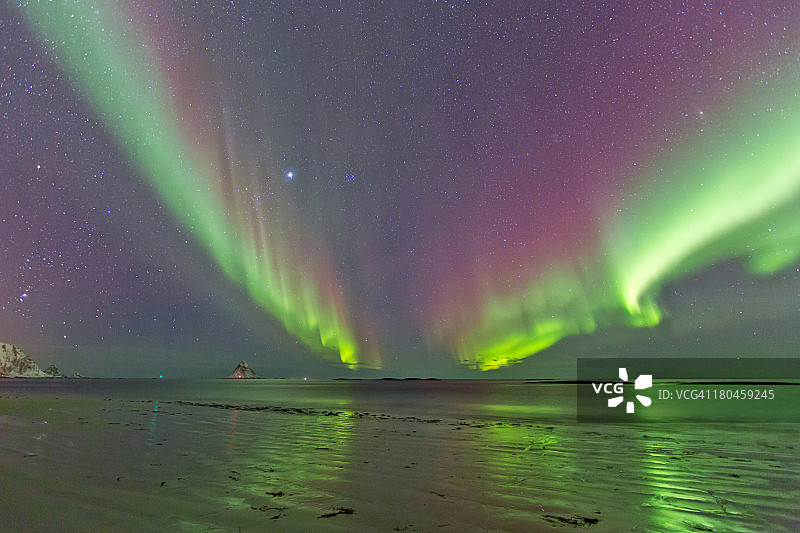 V形极光图片素材