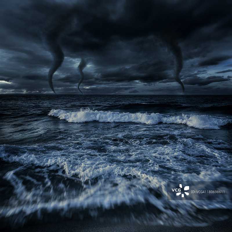 波涛汹涌的海面图片素材