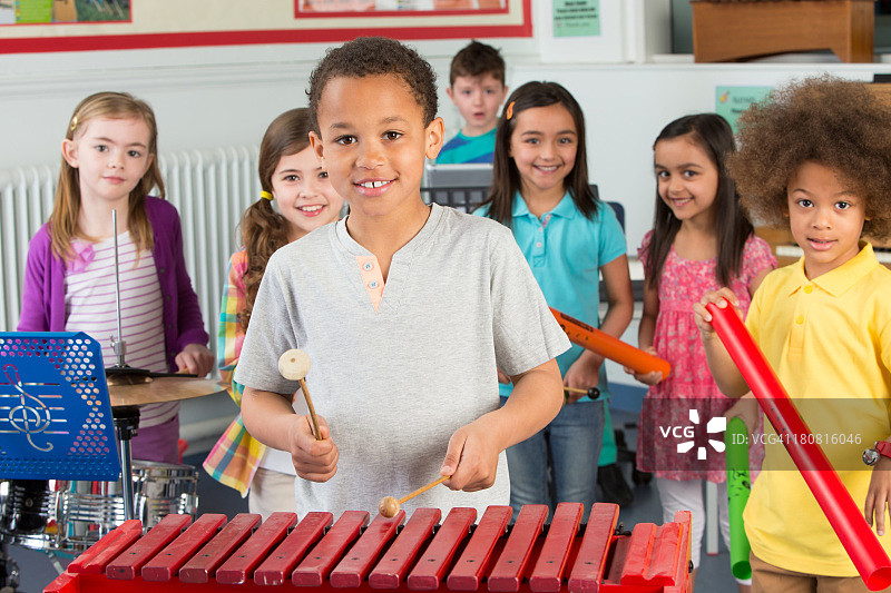 音乐课上的儿童图片素材